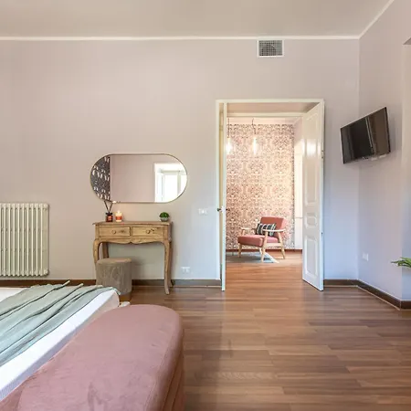 Gabrielle - Charming In Trastevere * 罗马